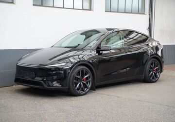 Tesla Model Y 9.998 km 60.850 &euro; Mönchengladbach 41236