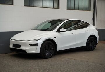 Tesla Model Y 14.373 km 53.250 &euro; Mönchengladbach 41236