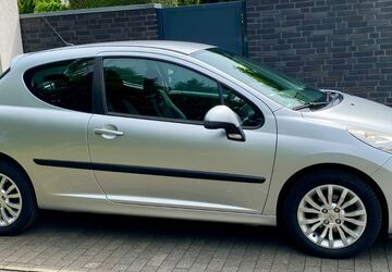 Peugeot 207 82.900 km 4.250 &euro; Neuss 41464